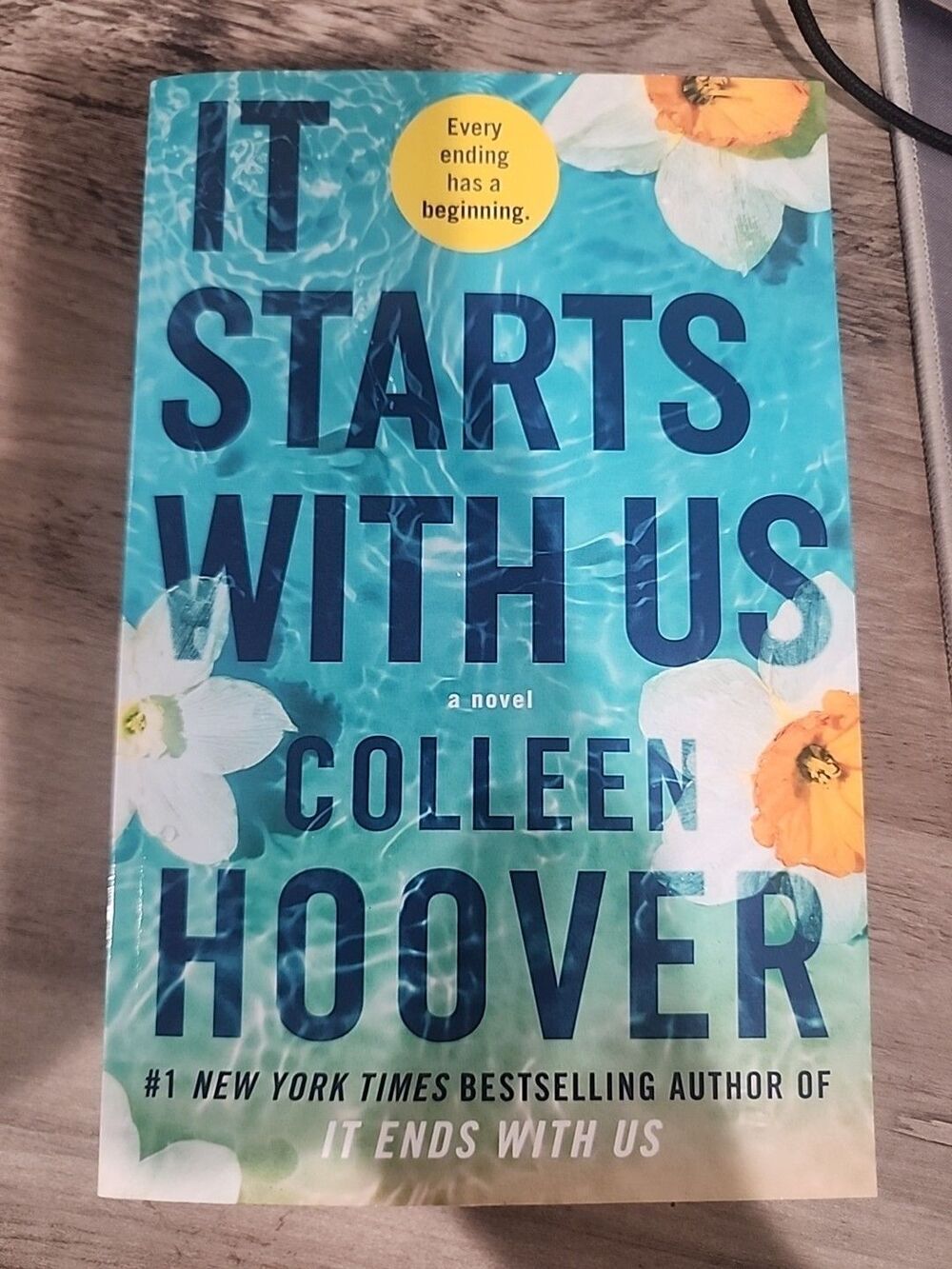 It Starts with Us: A Novel; It Ends with - paperback, Hoover, 9781668001226